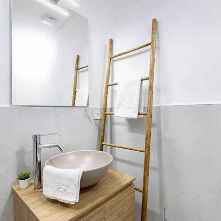 Rent Morrona 3*